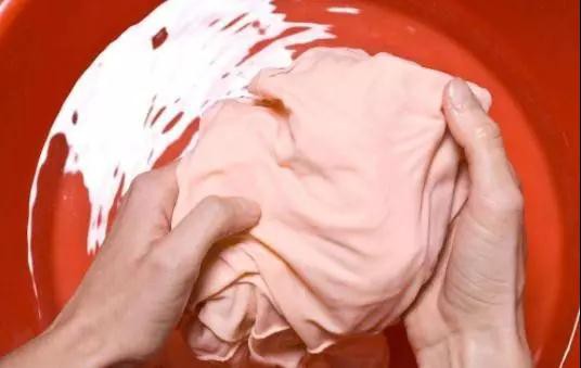 清洗内衣内裤时 不少女人忽略了这3点 难怪身体没有以前好了!