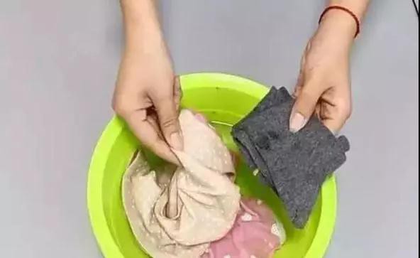 清洗内衣内裤时 不少女人忽略了这3点 难怪身体没有以前好了!