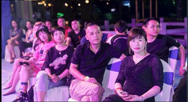 热烈祝贺艾卓拉2020“爱着啦”主题发布会圆满结束!