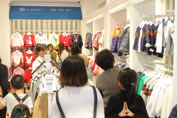 经营小本生意童装店有什么技巧 伊顿童装给你支招