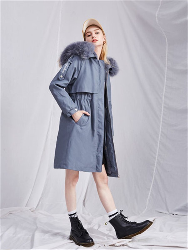 长款外套带来的魅力 让你感受寒冬里的温暖