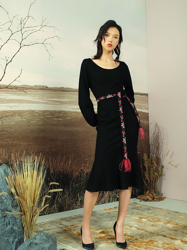 参加晚会怎么穿 香莎这几款礼服让你不露怯