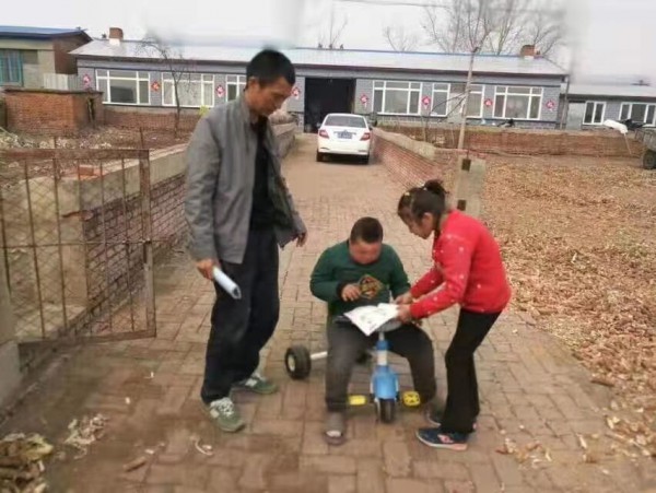 阿莱贝琳公益活动正在举行!爱心送给你!