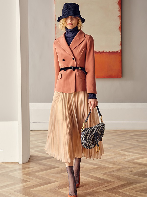 初秋穿搭高级又甜美 教你穿出气质感