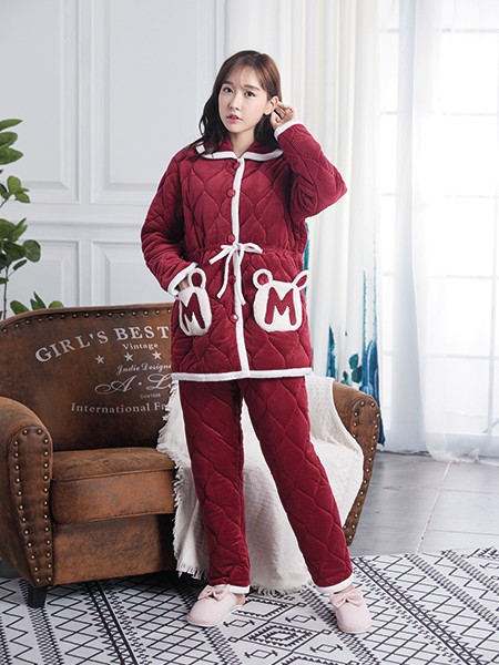 在这个冬天 一定要给自己挑选一套合适的睡衣