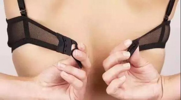 女人这样的内衣该扔了 再穿就伤胸了!