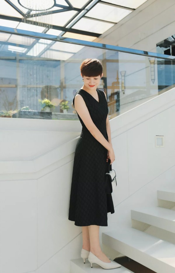 卡蔓 悦己是女人最好的态度