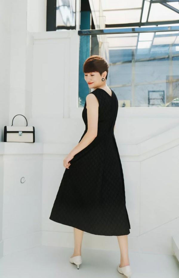 卡蔓 悦己是女人最好的态度