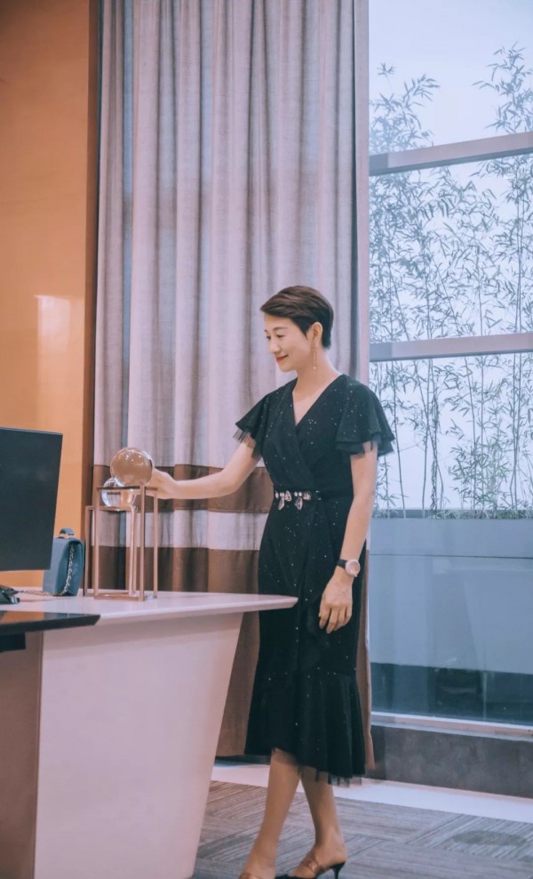 卡蔓 悦己是女人最好的态度