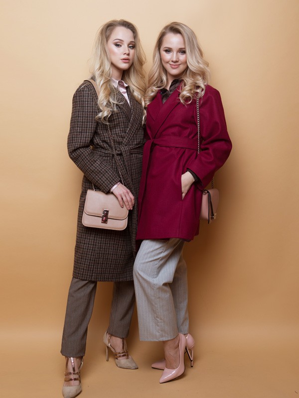 女生秋装怎么搭配显身材 女生显腿长怎么穿