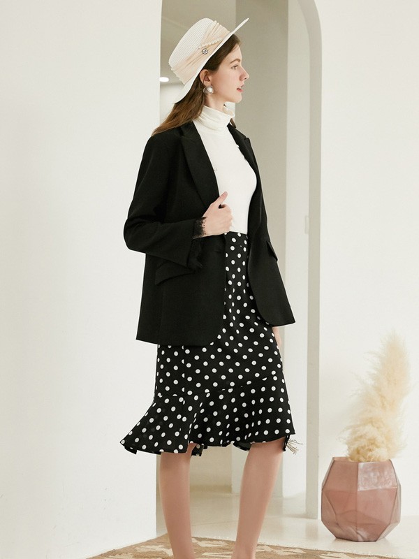 西装和波点半身裙搭配起来好看吗 有哪些精致的小西装