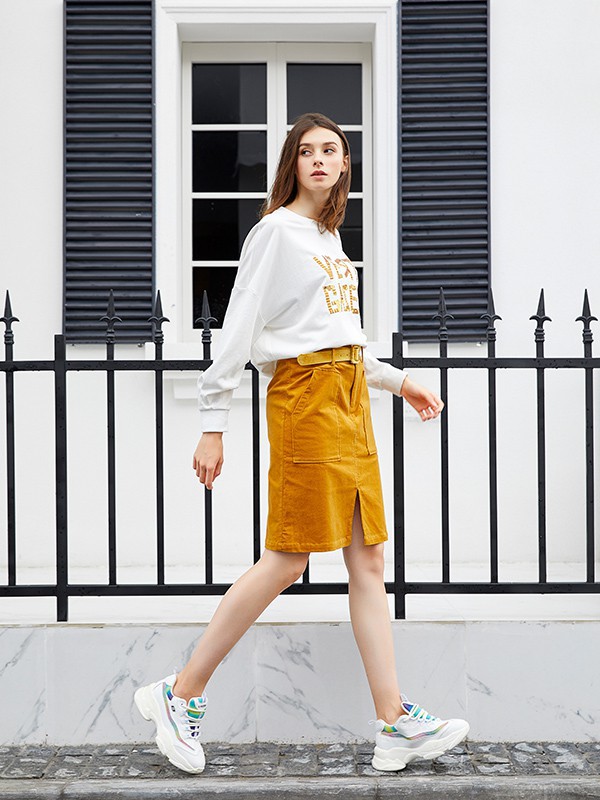 卫衣可以有多少种搭配方式 卫衣搭配什么更好看