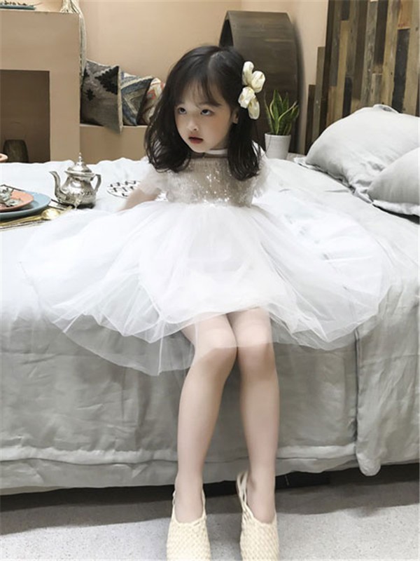 小公主的搭配 用公主裙的方式穿出不一样的气质