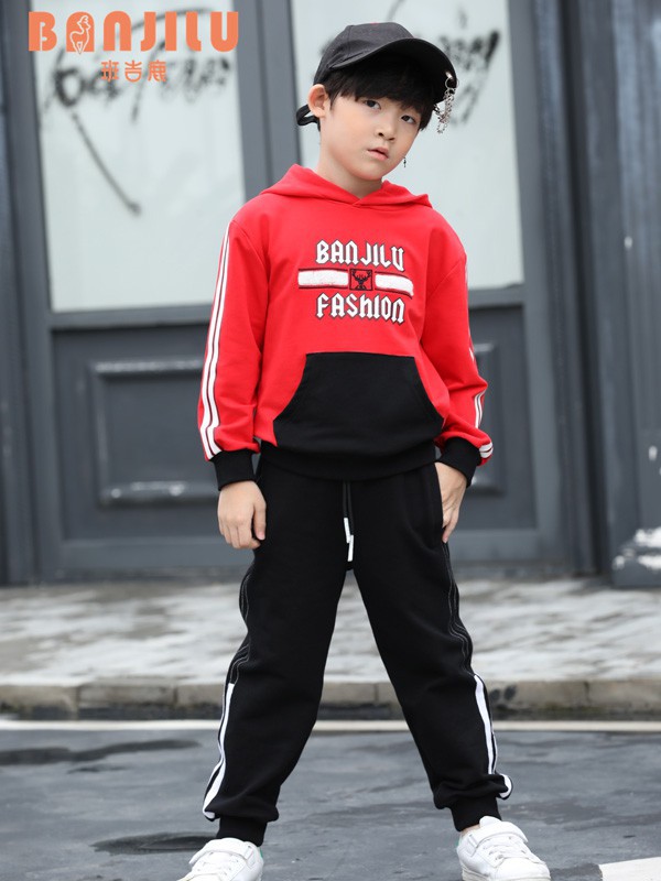 红色的颜色都有什么好看的穿搭 班吉鹿为你搭配