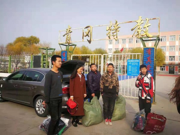 阿莱贝琳在青冈县聋哑学校展开“爱心活动” 让大家看到公益的一面