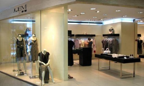 怎么才能经营好一家女装店 2019年还适合开女装店吗