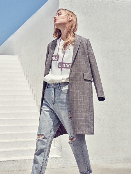 秋冬女性怎么穿搭更出众 有哪些时髦的单品