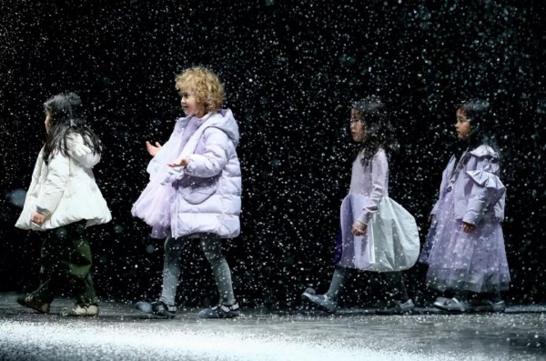 Qimoo淇木2019AW “魔法”Fashion Runway感受缤纷色彩