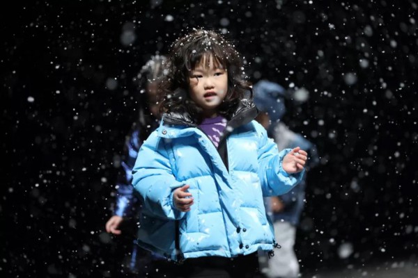 Qimoo淇木2019AW “魔法”Fashion Runway感受缤纷色彩