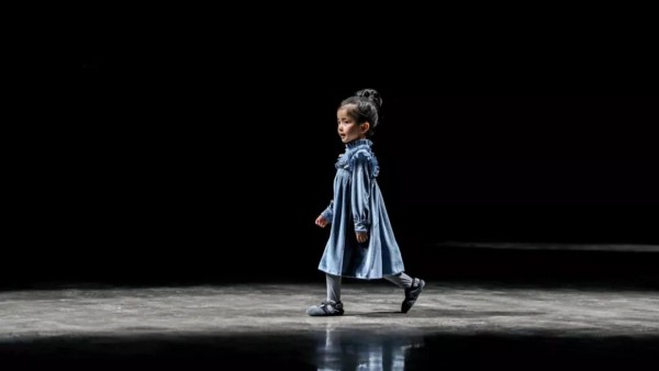 Qimoo淇木2019AW “魔法”Fashion Runway感受缤纷色彩