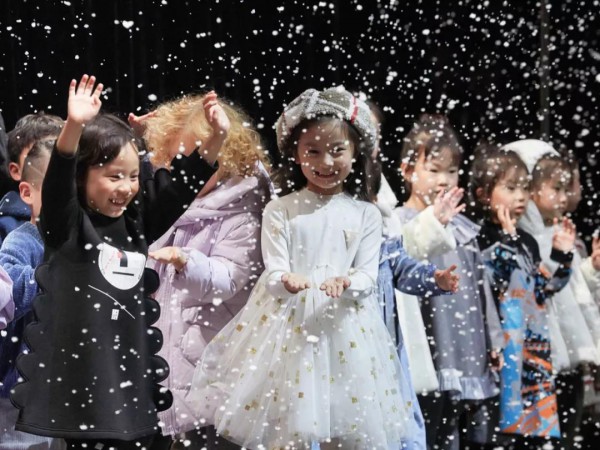 Qimoo淇木2019AW “魔法”Fashion Runway感受缤纷色彩