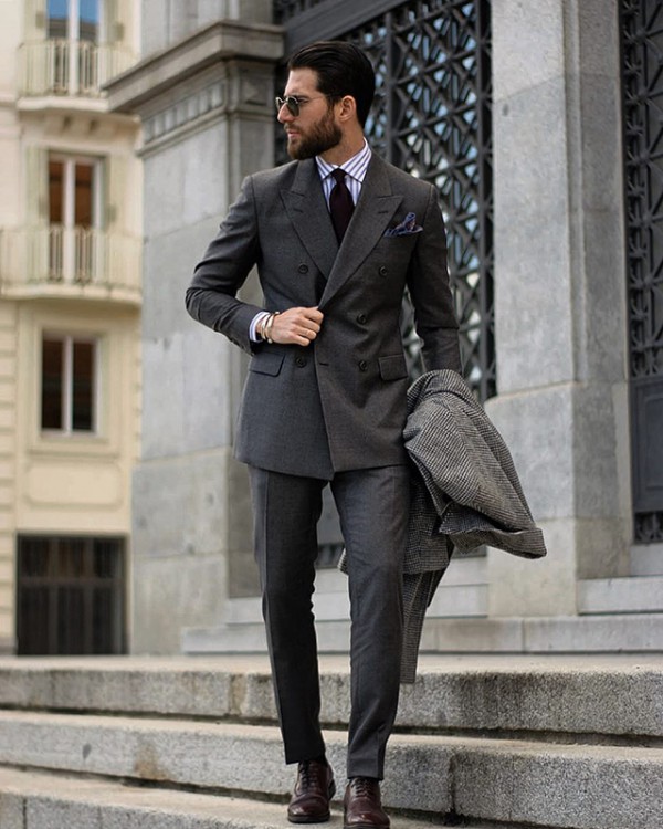 教你西服定制的保养技巧