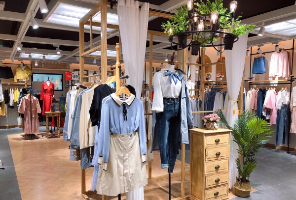 十月特大喜讯 热烈祝贺城市衣柜女装三店齐开业