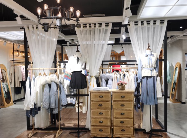 十月特大喜讯 热烈祝贺城市衣柜女装三店齐开业