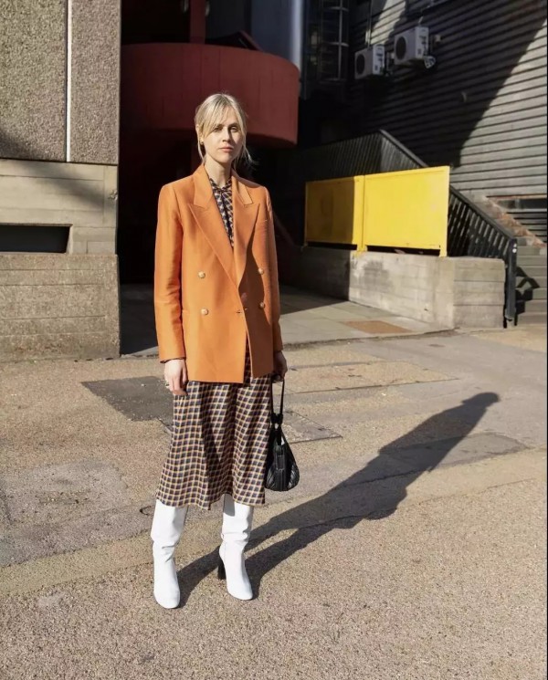 秋冬必备绝对不能错过的三款女神战靴