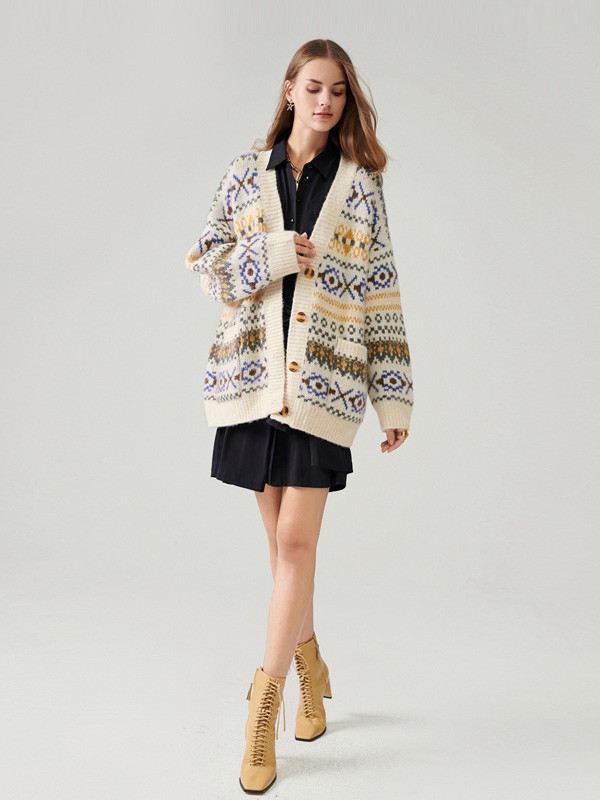 秋日显高装扮可以运用什么单品 伊芙丽为你提供穿搭参考