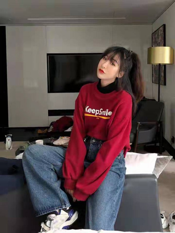 红色卫衣配什么裤子 有哪些时髦的休闲穿搭