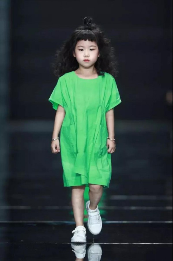 飞鹤奶粉·童话小镇 NNE&KIKI:不一样的快乐童年