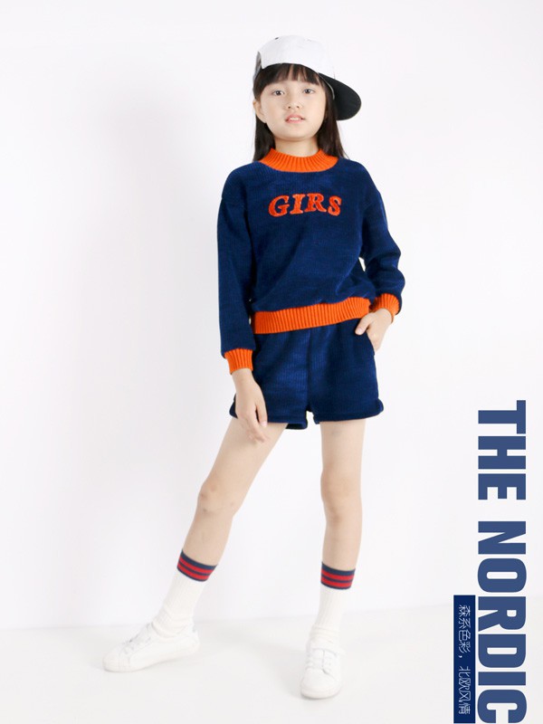 宝蓝色卫衣配什么裤子 秋季卫衣搭配