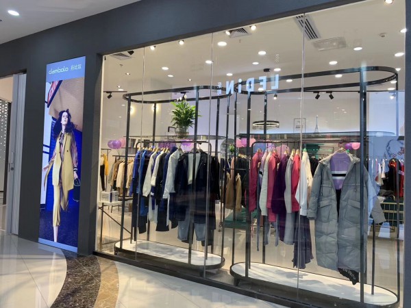 抓住时机年底发力 丹比奴女装实体店遍地开花