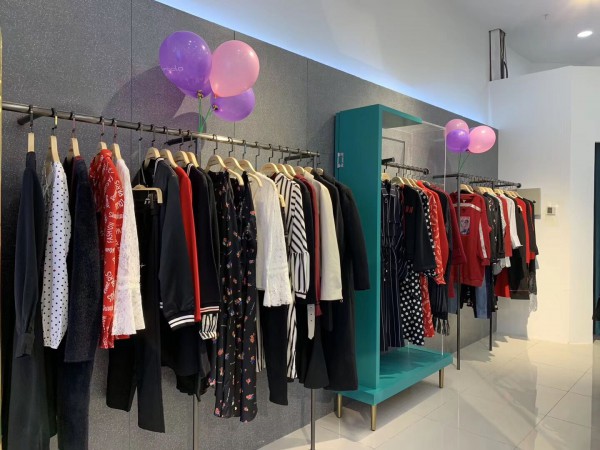 抓住时机年底发力 丹比奴女装实体店遍地开花