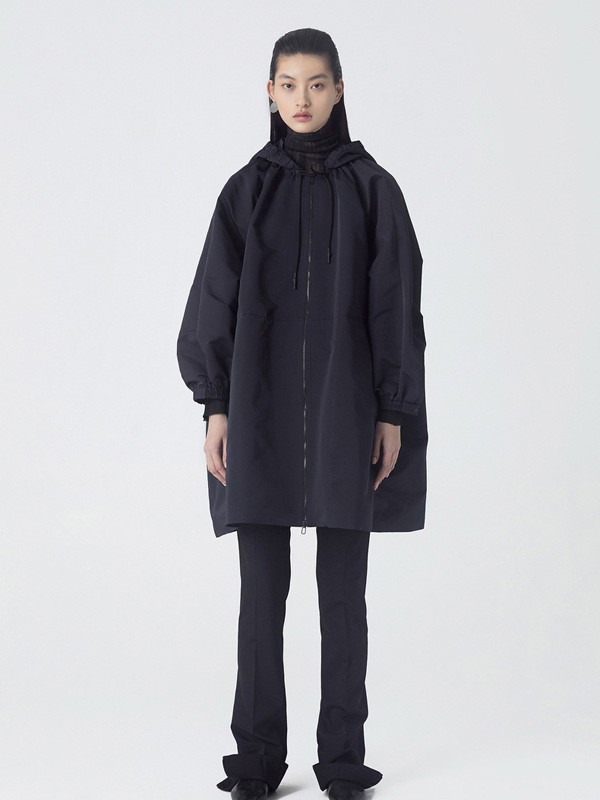 黑色单品怎么穿出高级感 Less让你的造型更出色