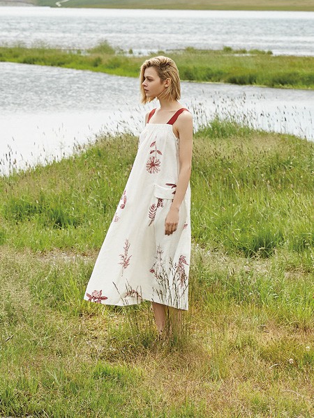 知性女装的穿搭 主提女装为你搭配