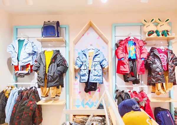 童装加盟10大品牌  芭乐兔0经验经销商刘女士培训后快速盈利