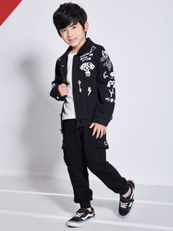 男孩子秋天穿什么比较好看 布童凡想为你搭配