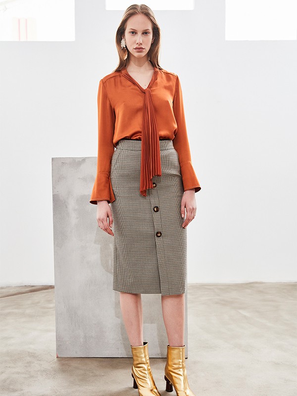 胸大的人穿衬衫怎么搭配 包臀裙配什么衣服好看