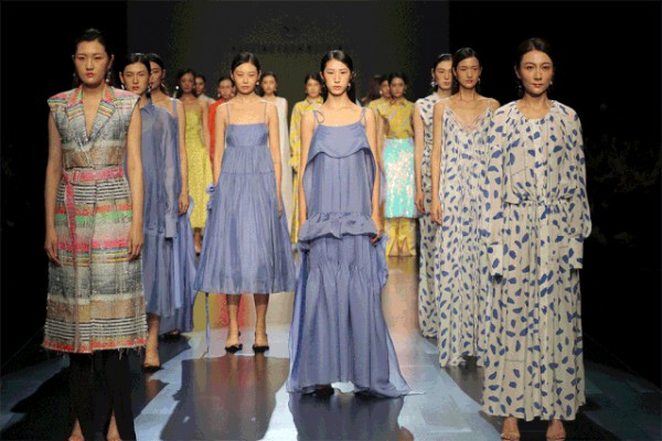 新闻发布会邀请函 探索设计力量​70+原创设计师品牌2020SS新品预览