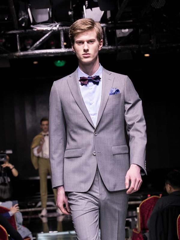 男士西装的定制有哪些 雷尼德为你定制