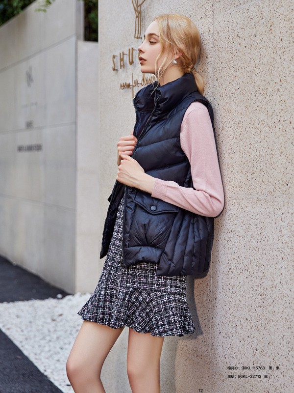 怎么运用半身短裙打造淑女范的秋季造型 爱诗帛雅为你支招