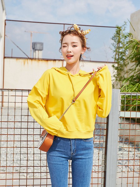 时髦卫衣的搭配 有哪些好看的款式吗