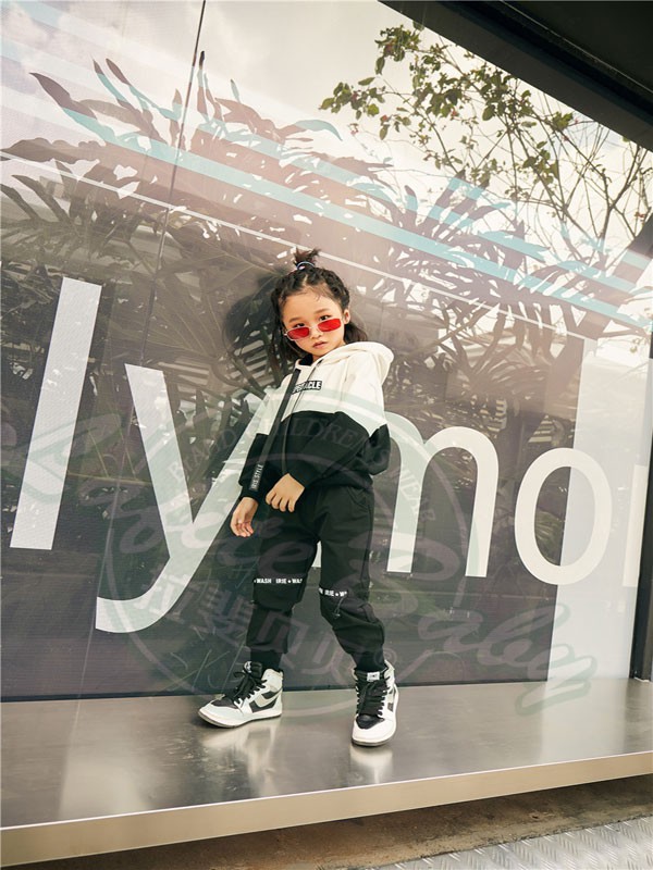 怎么打造出个性的童装造型 迪士汤姆为你提供穿搭参考