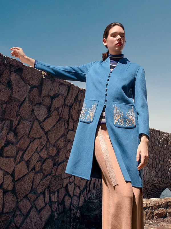 棉服怎么穿更具韵味 秀蓓儿呈现不凡造型