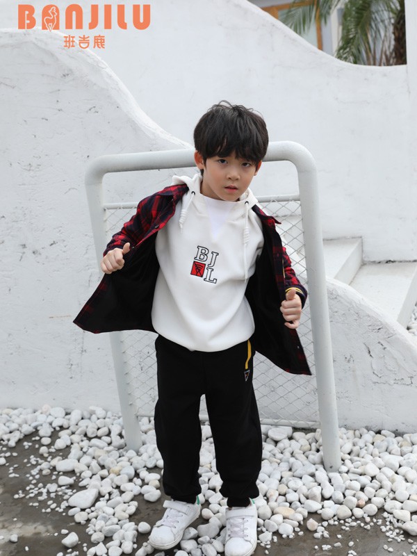 初冬宝妈们可以怎么给宝宝搭配 班吉鹿激发你的穿搭灵感