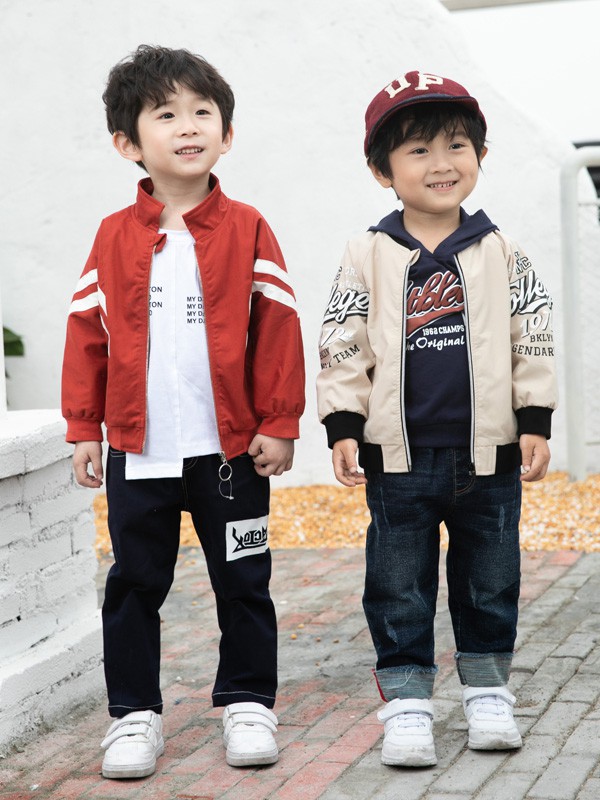 棒球服外套配什么内搭 秋冬外套配什么裤子好看