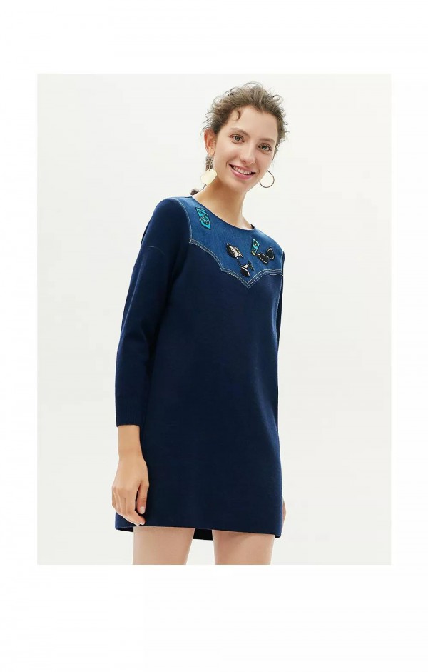 红贝缇打破冬日沉寂 用章仔图案打造气质穿搭