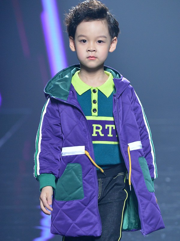 紫色毛衣配什么颜色好看 紫色外套配什么颜色